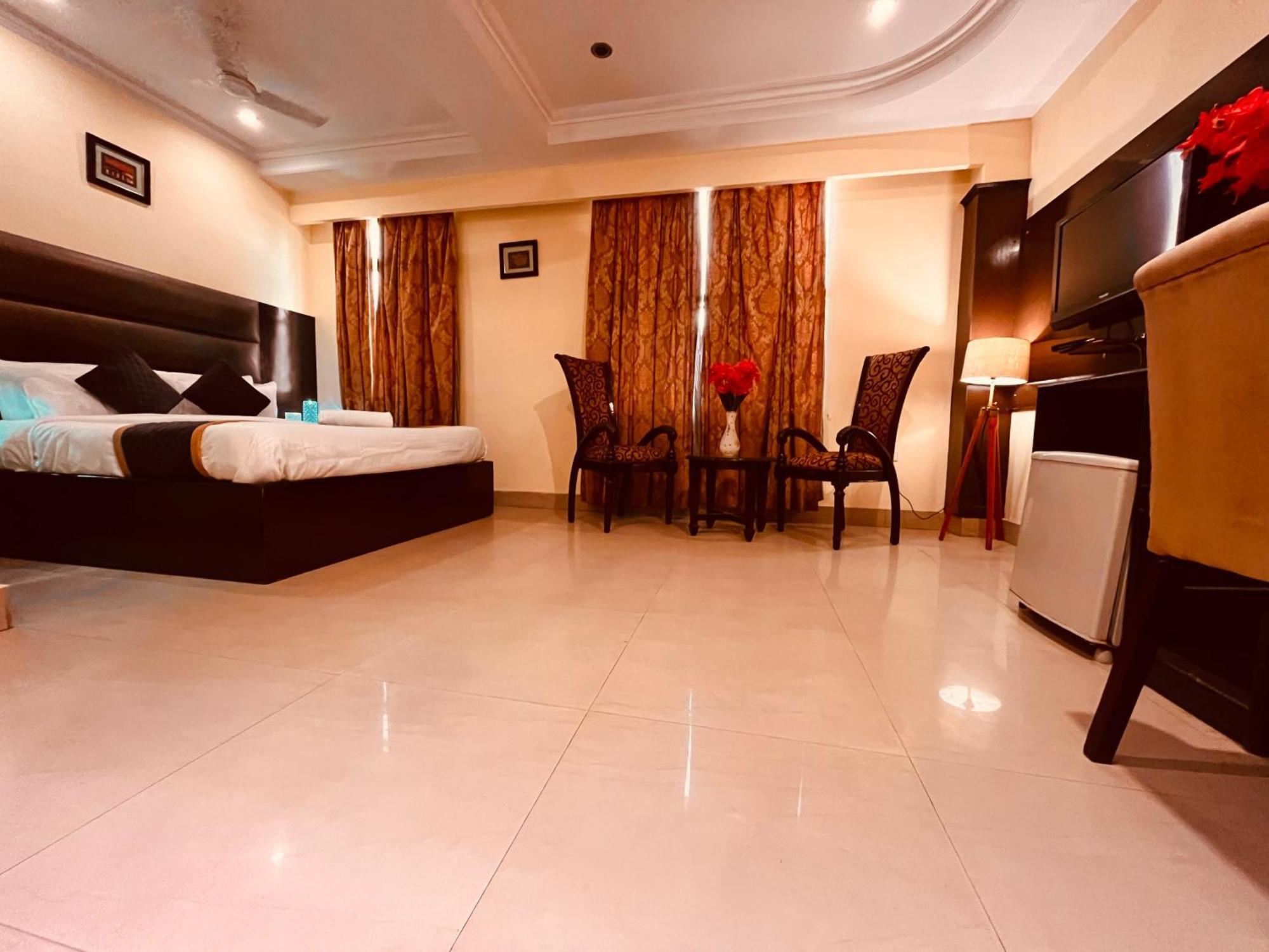 Palki Cafe & Stay Ludhiana Exterior photo